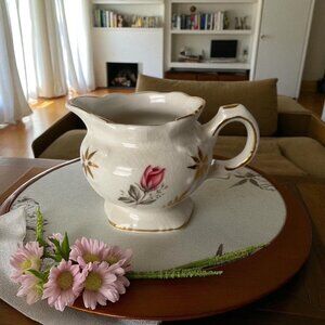 Rare Vintage Price Kensington Creamer, 3318. England.